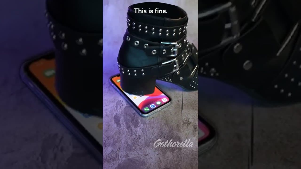 Fastest way to fix a broken phone screen 😜 #Eldridgemagic #shorts #youtubepartner