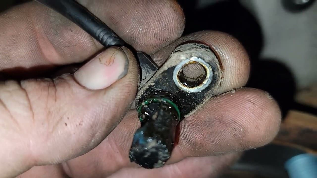 2021 F150 Wheel Bearing Failure ABS Light on - Replacement - Let's Look At the New Hub Actuator