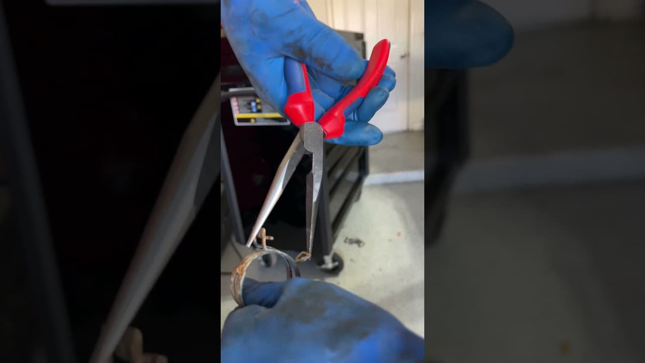 Automatic hose clamp