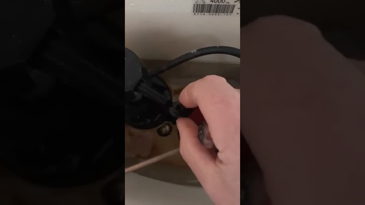 How to Adjust a Running Toilet🚽 😀  #shorts #diy #plumbing