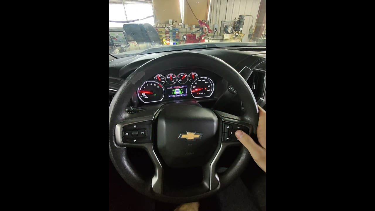 2020 Chevy Silverado 1500 Oil life Reset #cars #automobile #mechanic #tools #oilchange #shorts #fyp