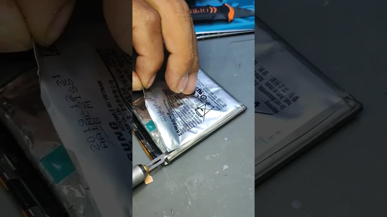 What is inside a Samsung battery? 😱🤮😷