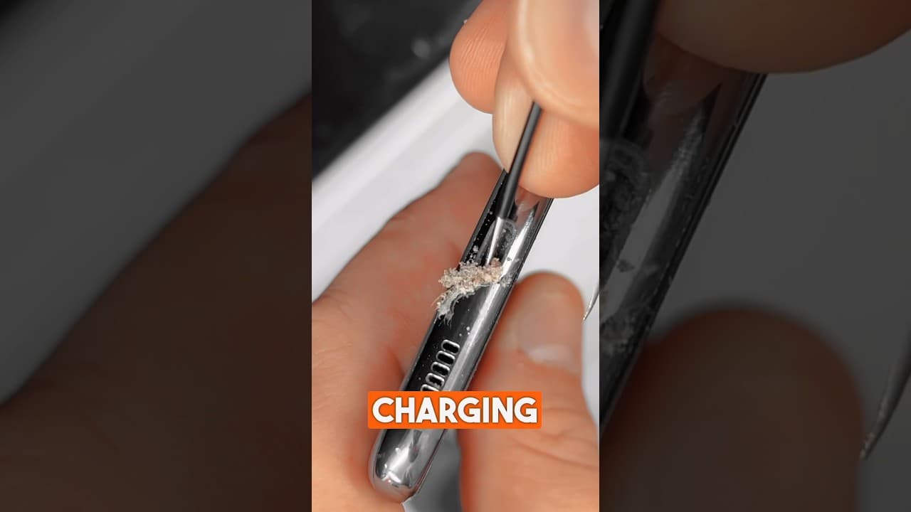 Saving our customer £50 from cleaning the Samsung charging port #phoneshop #samsung #bristol #tech