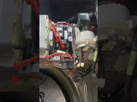 Prius V hybrid battery installation ✅🔋