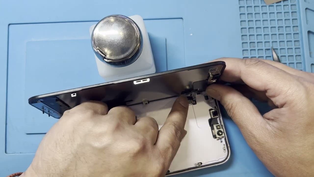 iPhone 14 Plus Screen Replacement | @mobitouch