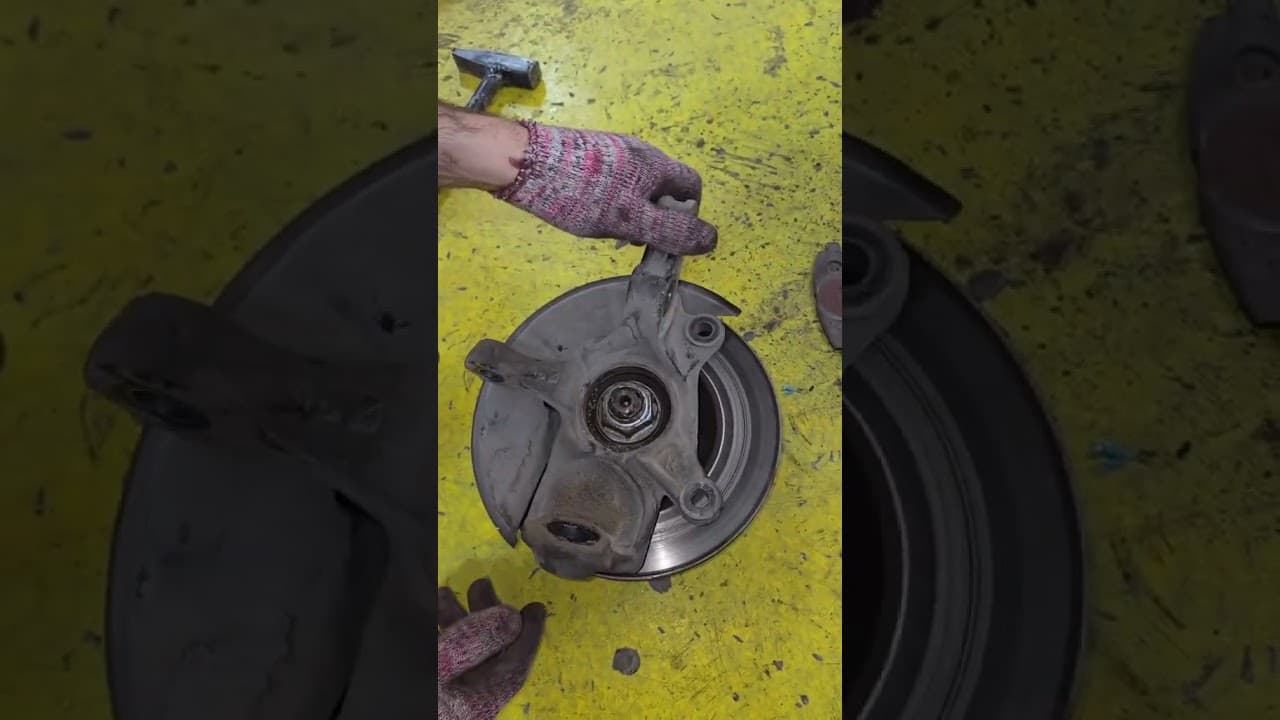Toyota RAV4 front brake rotor replacement guide #automotive #DIY #mechanic #usa🇺🇸 #brakepads #brake
