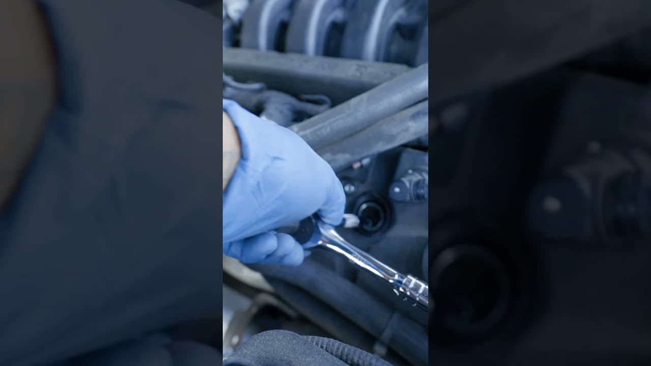 Spark plug replacement in 60 seconds on 2017 Ford F150 5.0 #fordf150 #lifttedf150 #asmr #truck