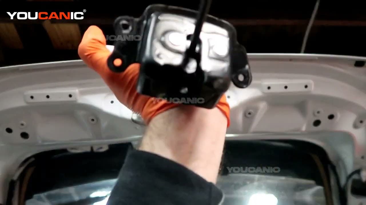2016-2021 Honda Civic - Trunk Lock Actuator Replacement