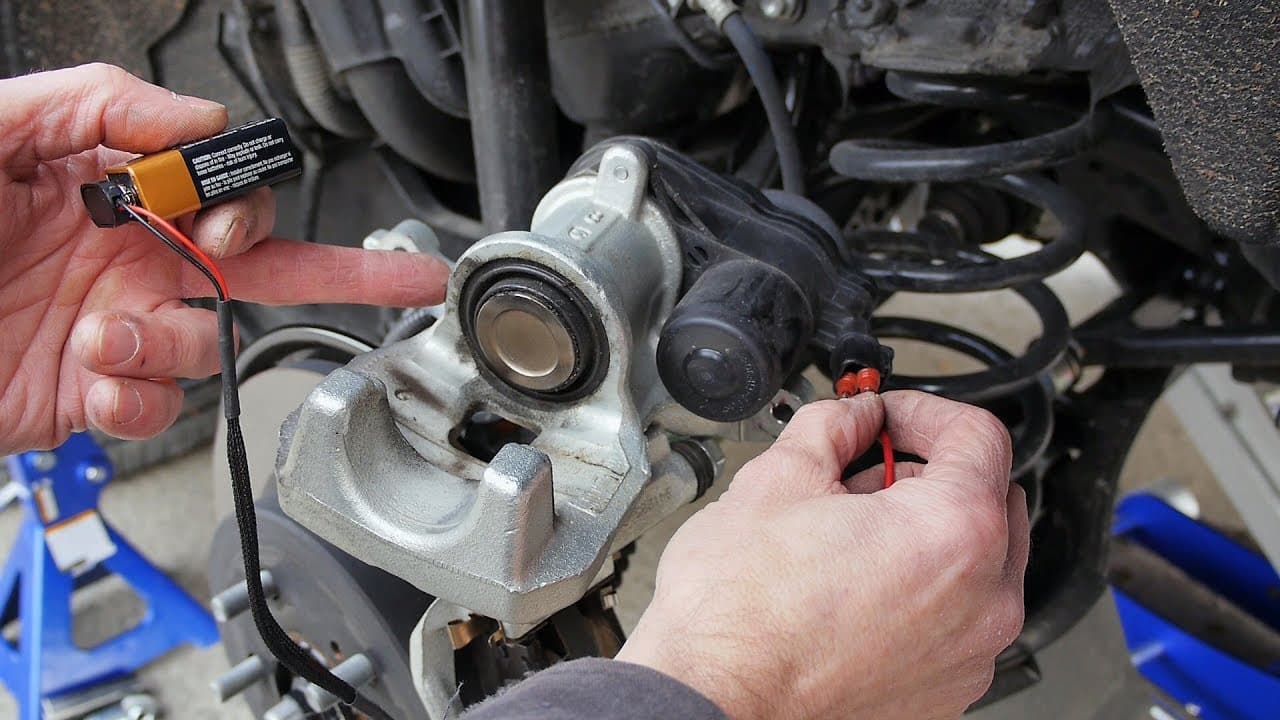 Toyota RAV4 (2019-2025): How To Service Rear Brakes? Electrical Parking Brake Actuator Release!