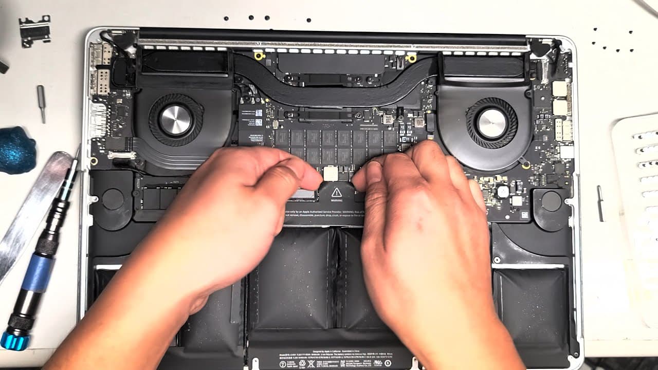 15" inch MacBook Pro A1398 Late 2013 Bulging Expanding Inflated Battery Replacement A1502 Similar