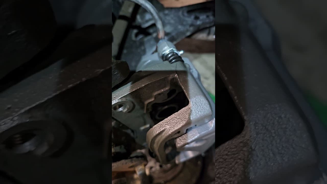 BLEEDING BRAKES QUICK AND EASY! #automotive #brakeservice #caliper #repair #mechanic #carmaintenance