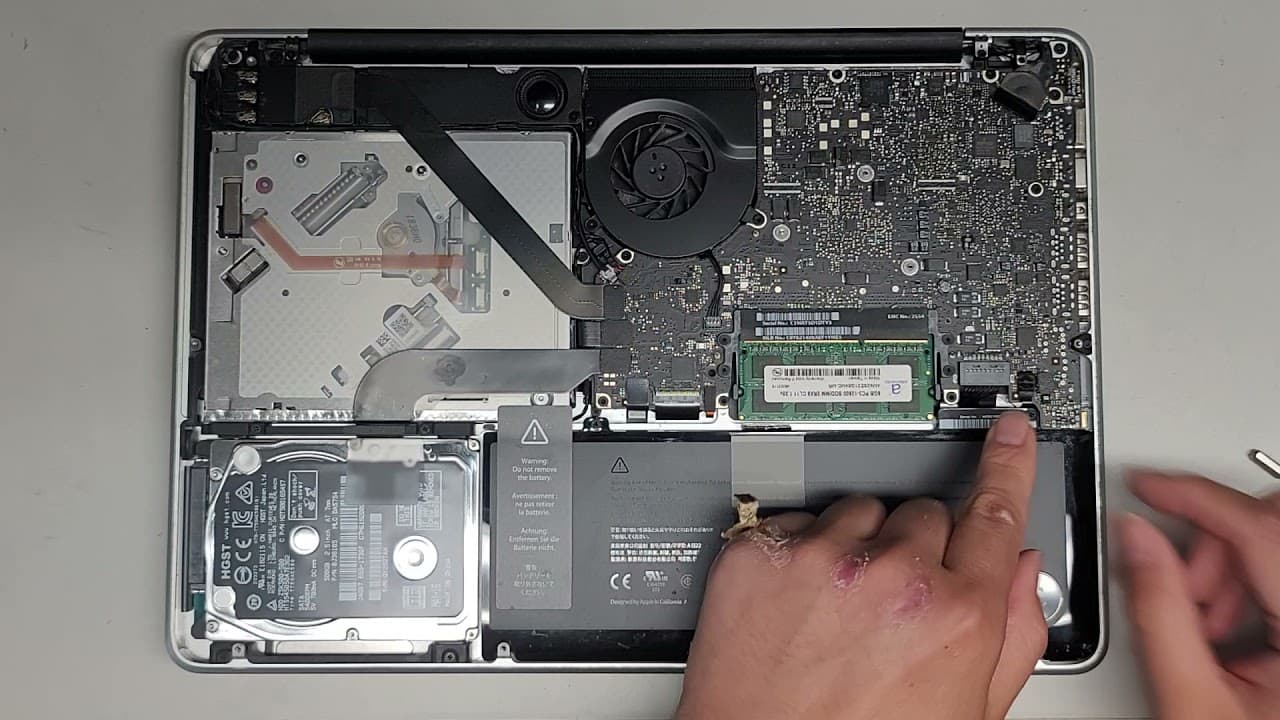13" inch MacBook Pro A1278 Mid 2010 Battery Replacement Repair