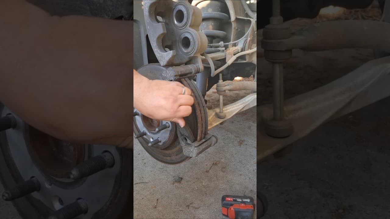 Change Break Pads on a Chevrolet Tahoe doesn't take long! Quick pad slap! #brakes #Chevy #chevytahoe