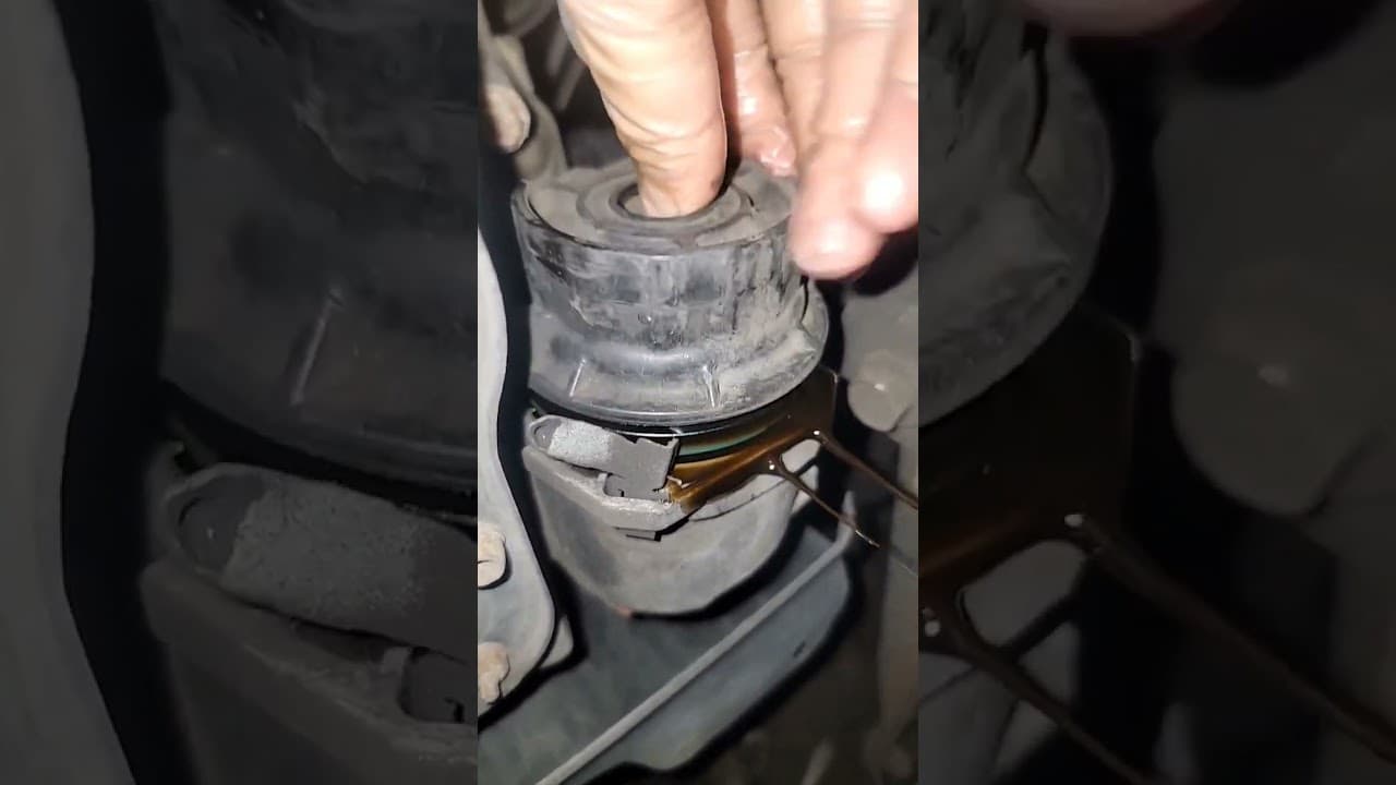 2009 Toyota Corolla 1.8L oil change #rich5oil #mobileoilchange #oilchange #satisfying