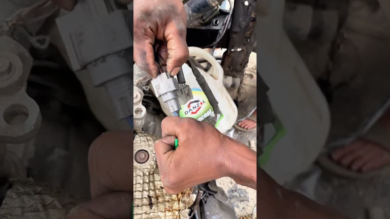 Oxygen Sensor Connector removing
