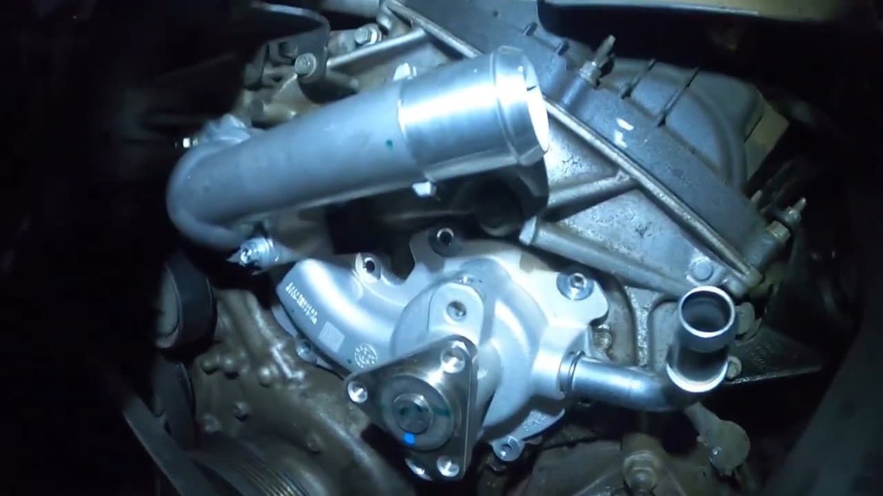 2015 Ford F150 como reemplazar la bomba de agua