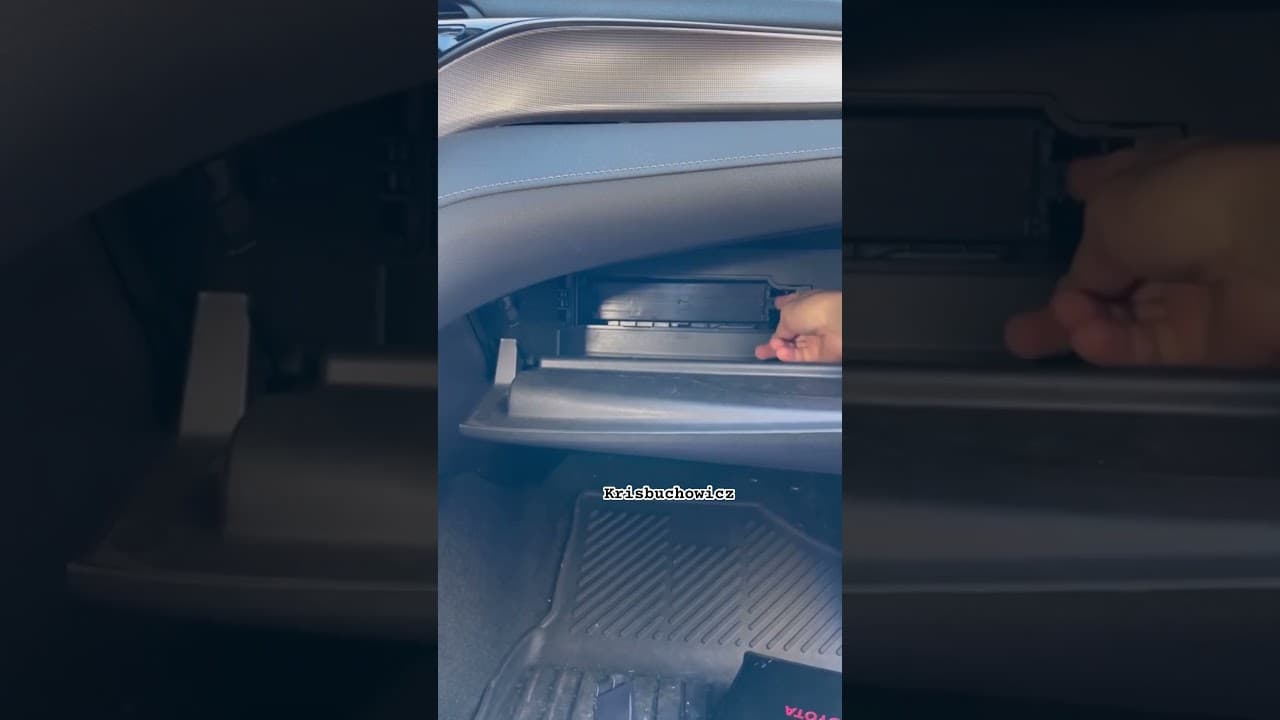 How to replace a cabin filter on a Toyota Camry