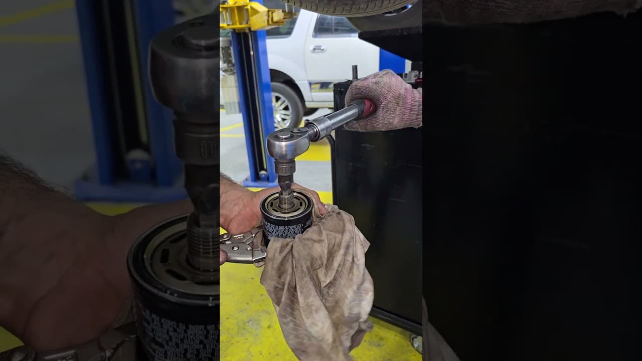 Toyota rav4 oil filter changing trick #carmaintenance #automobile