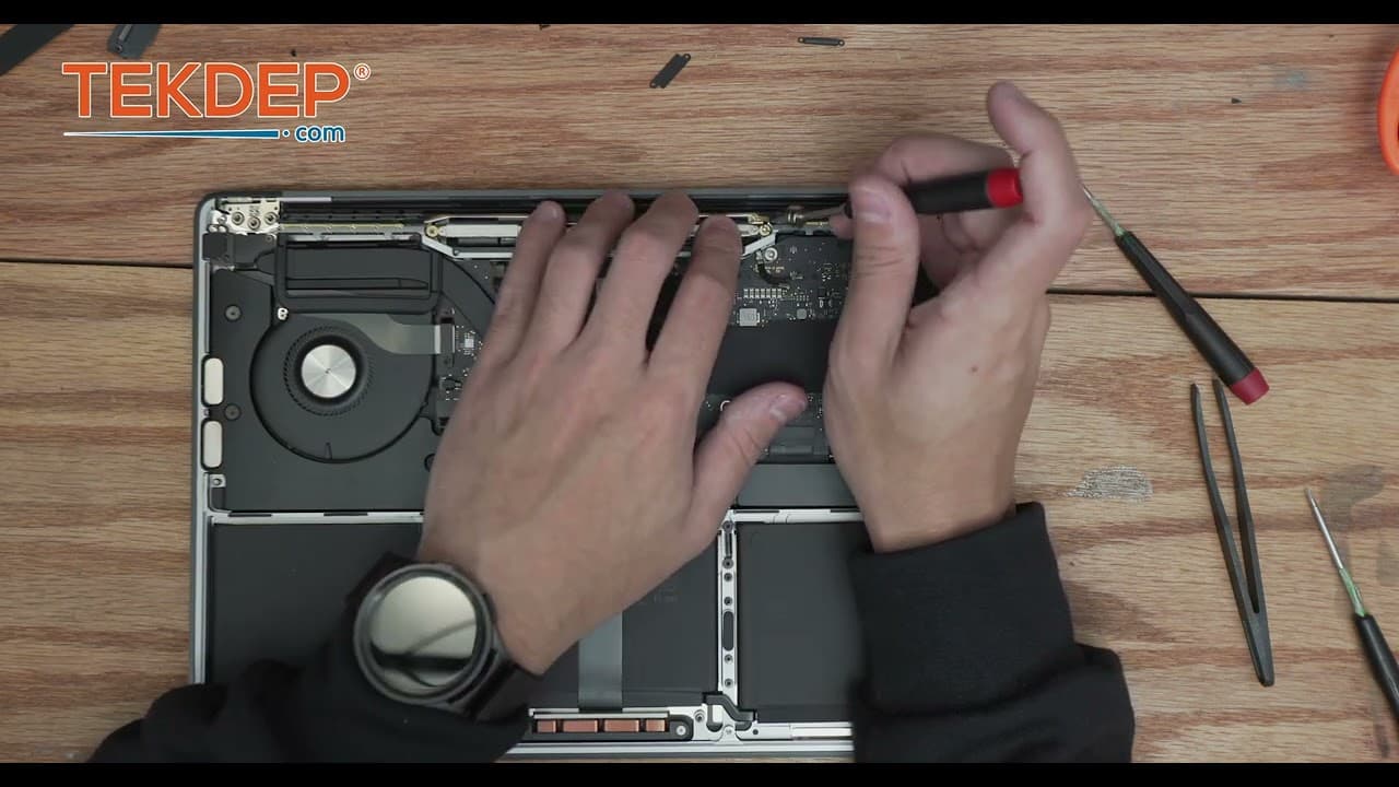 MacBook Pro: 2022 M2 A2338 LCD Replacement Walkthrough | Choosing the Right Replacement Screen