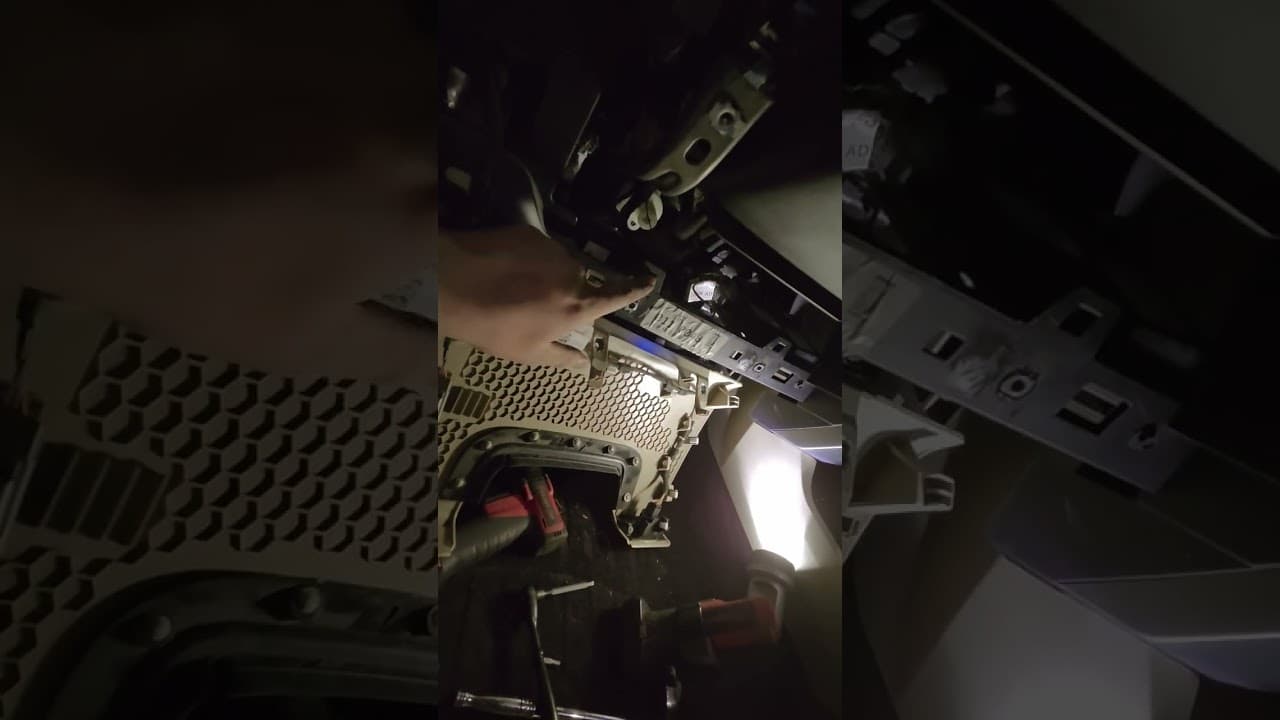 This is me explaining how to replace the blend door actuator on my 2016 F150 Lariat.