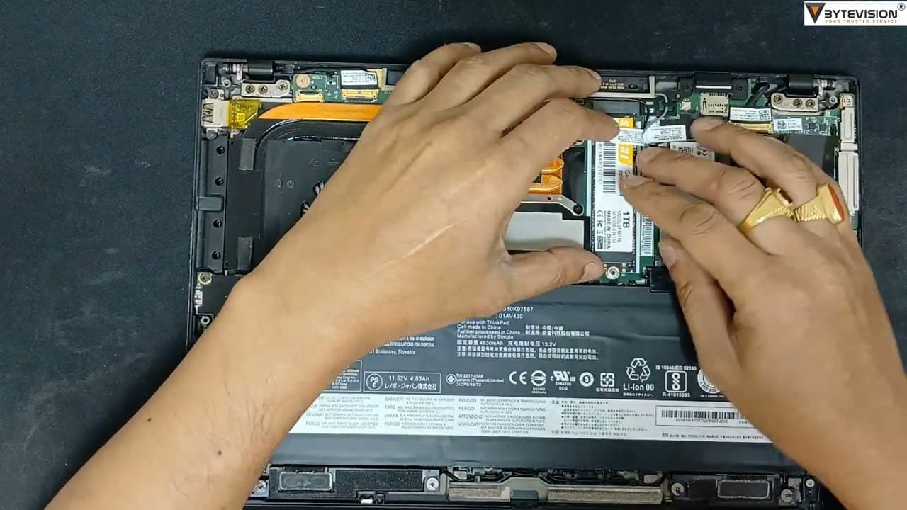 Laptop Lenovo X1 Carbon NVMe SSD Replacement Steps